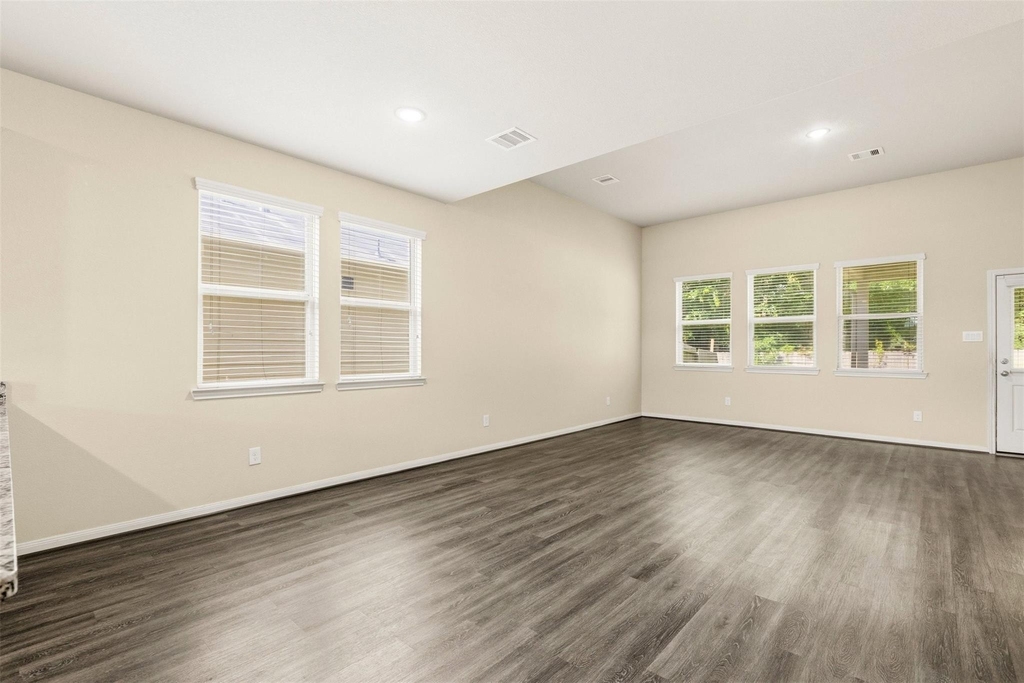 6131 Carpenters Cove Lane - Photo 8
