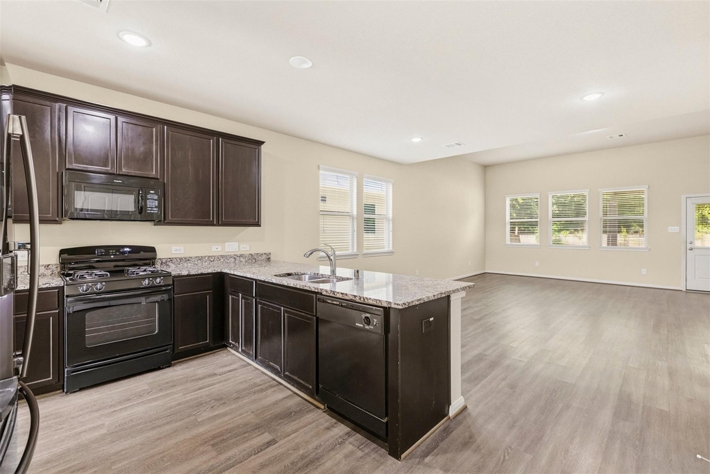 6131 Carpenters Cove Lane - Photo 6