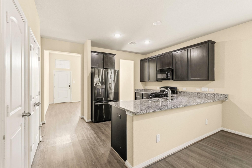 6131 Carpenters Cove Lane - Photo 5