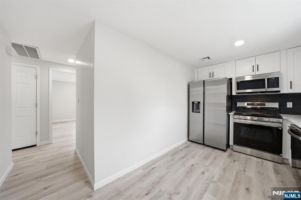 551 Schuyler - Photo 4