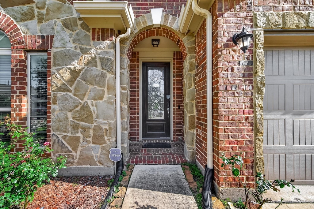 20427 Alpine Meadow Place - Photo 3