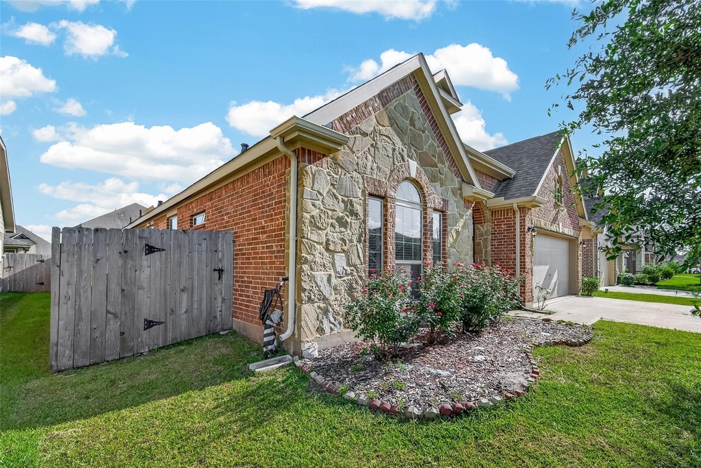 20427 Alpine Meadow Place - Photo 1