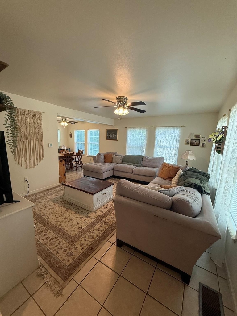 1011 10th Street - Photo 1