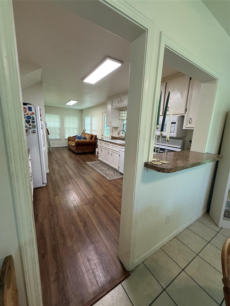 1011 10th Street - Photo 5