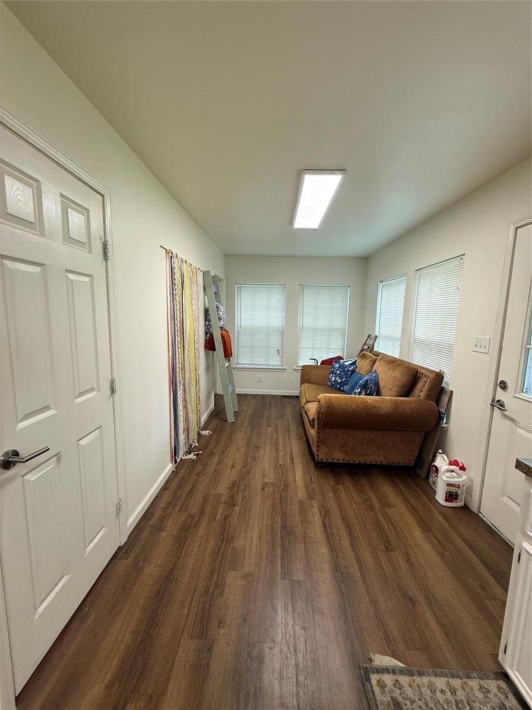 1011 10th Street - Photo 9