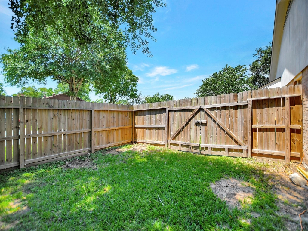 21902 Meadowhill Drive - Photo 35