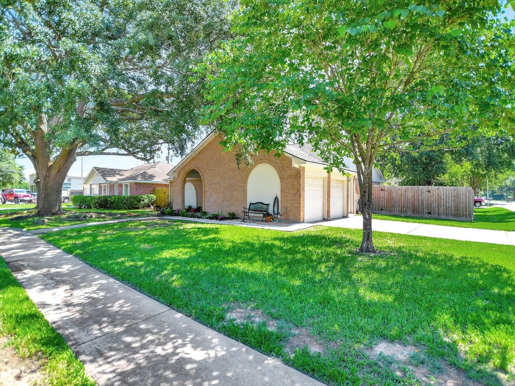 21902 Meadowhill Drive - Photo 37