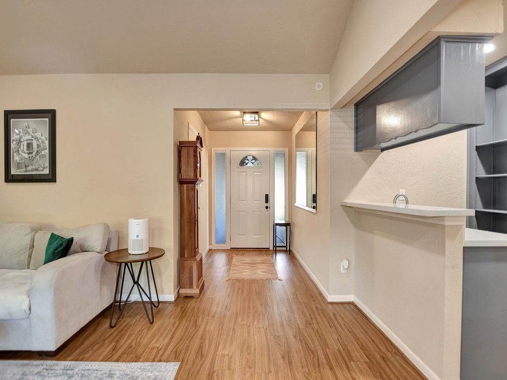 21902 Meadowhill Drive - Photo 3