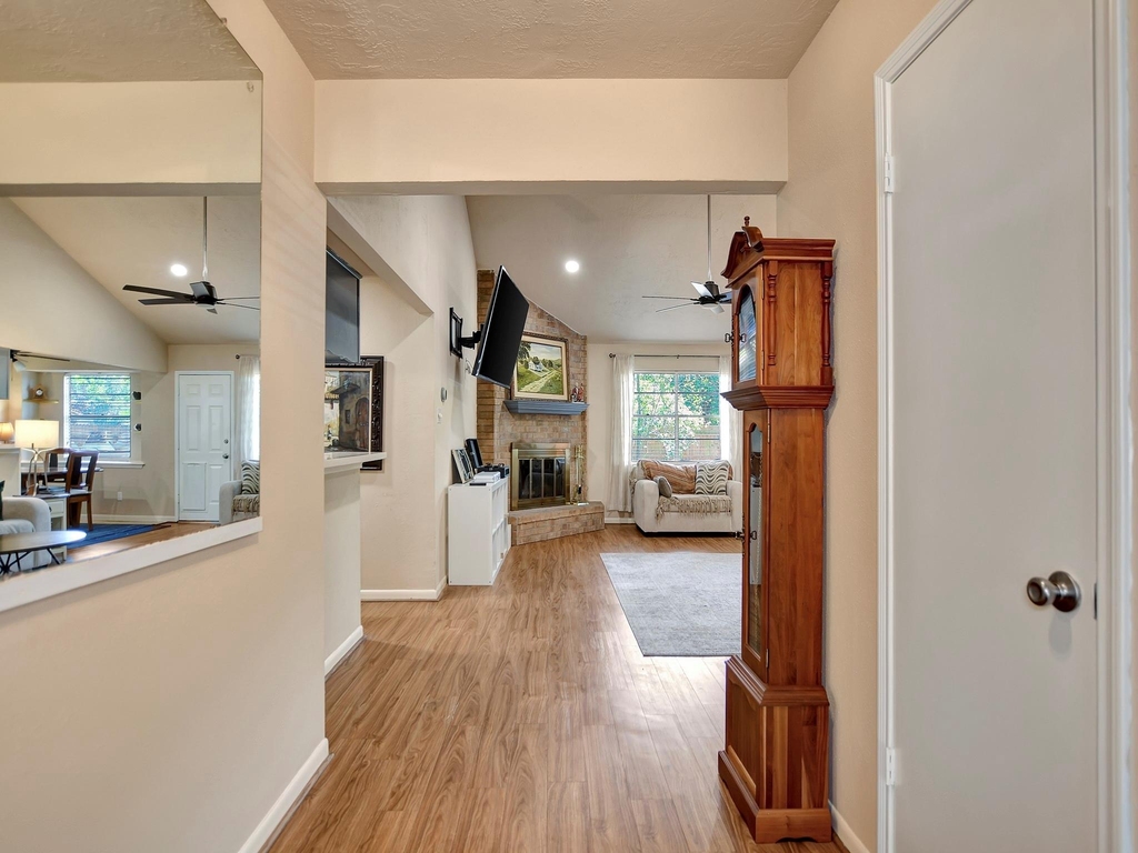 21902 Meadowhill Drive - Photo 4