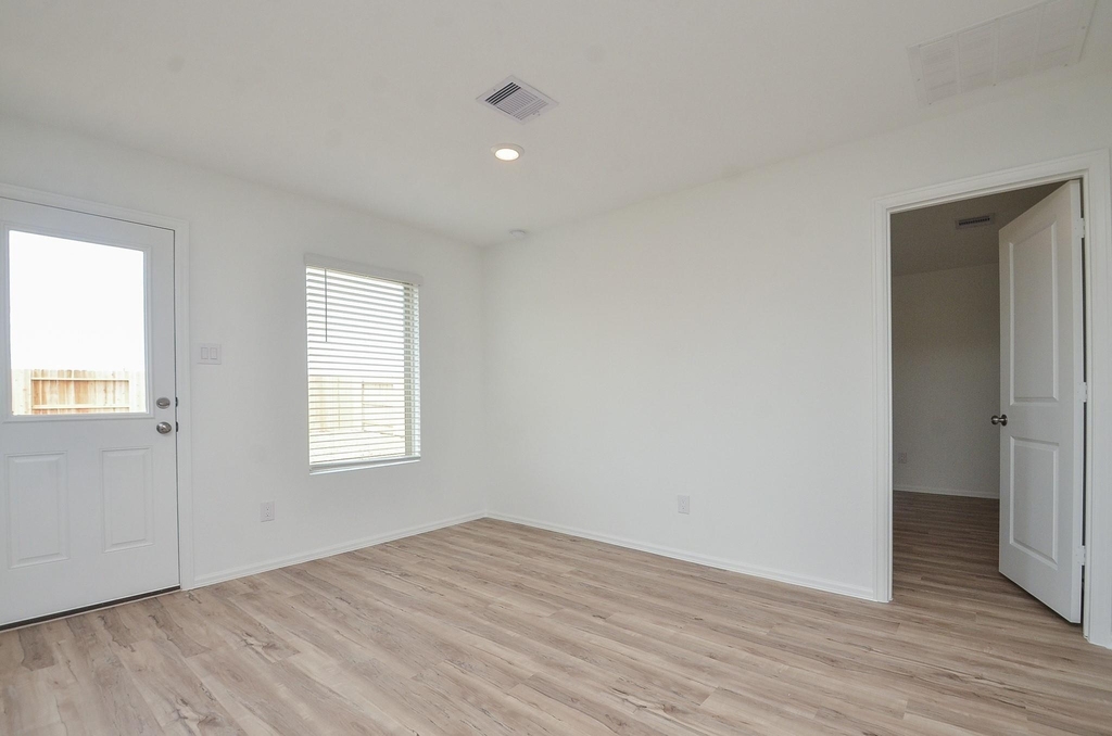 18119 Rockvine Drive - Photo 15