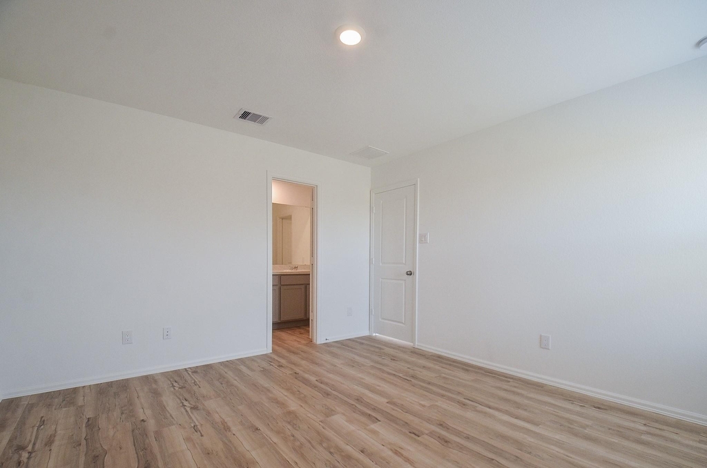 18119 Rockvine Drive - Photo 19