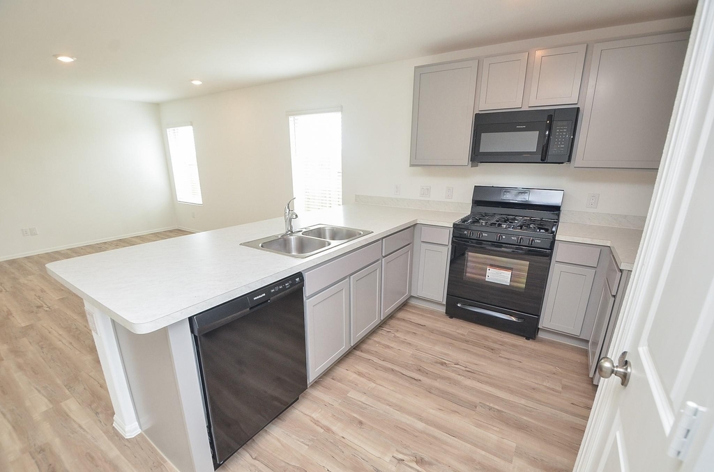 18119 Rockvine Drive - Photo 10