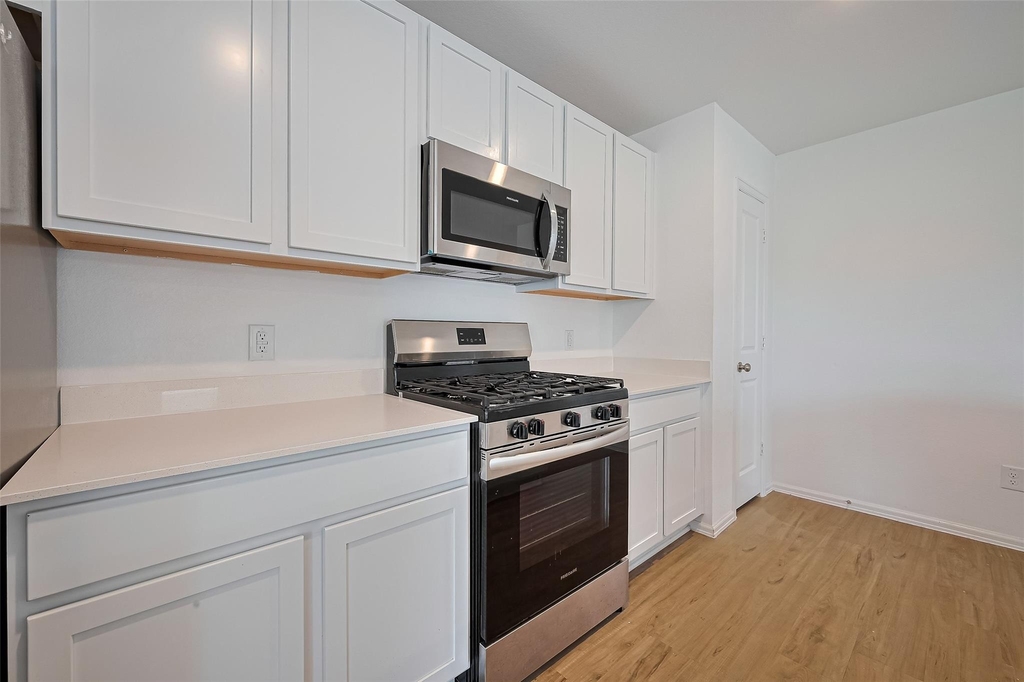 9603 Fulvetta Briar Court - Photo 10