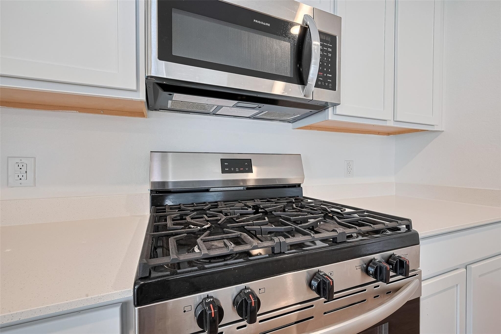 9603 Fulvetta Briar Court - Photo 11