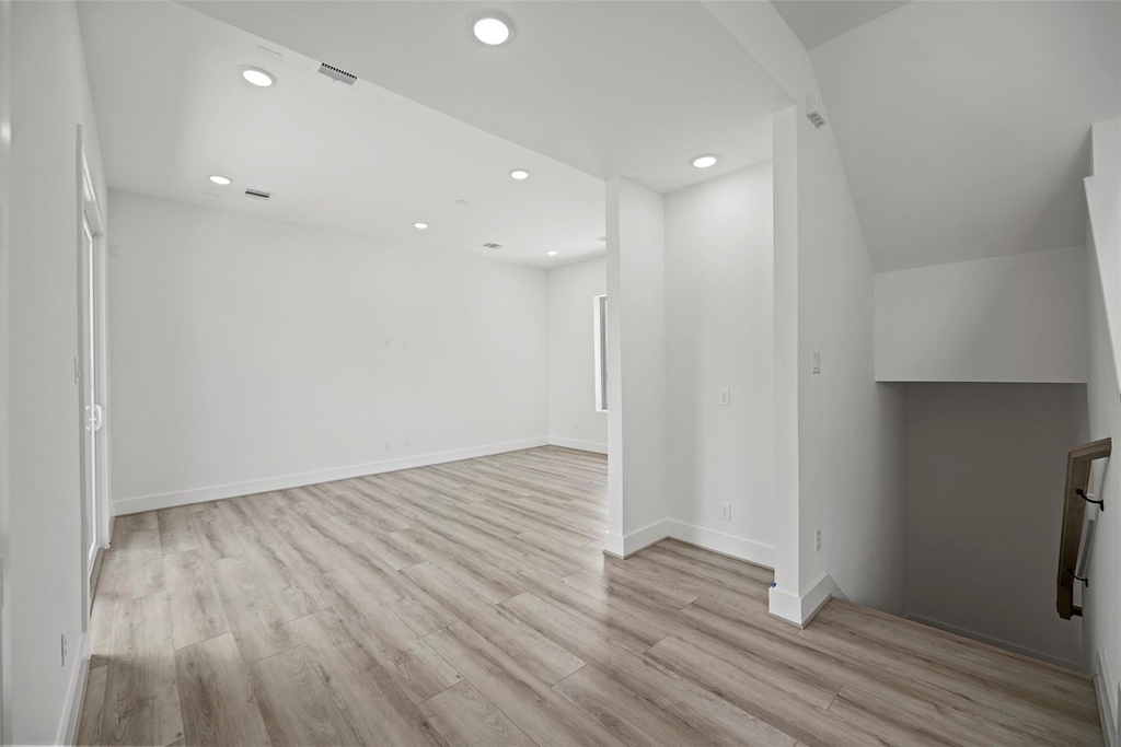 870 W Little York Road - Photo 9