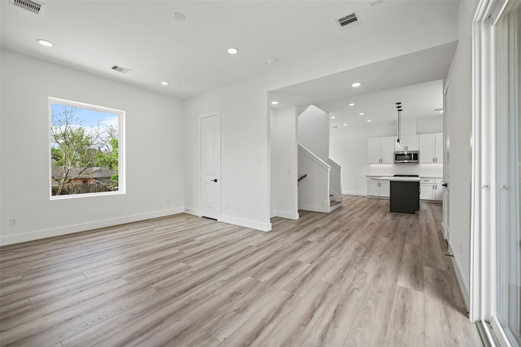 870 W Little York Road - Photo 15