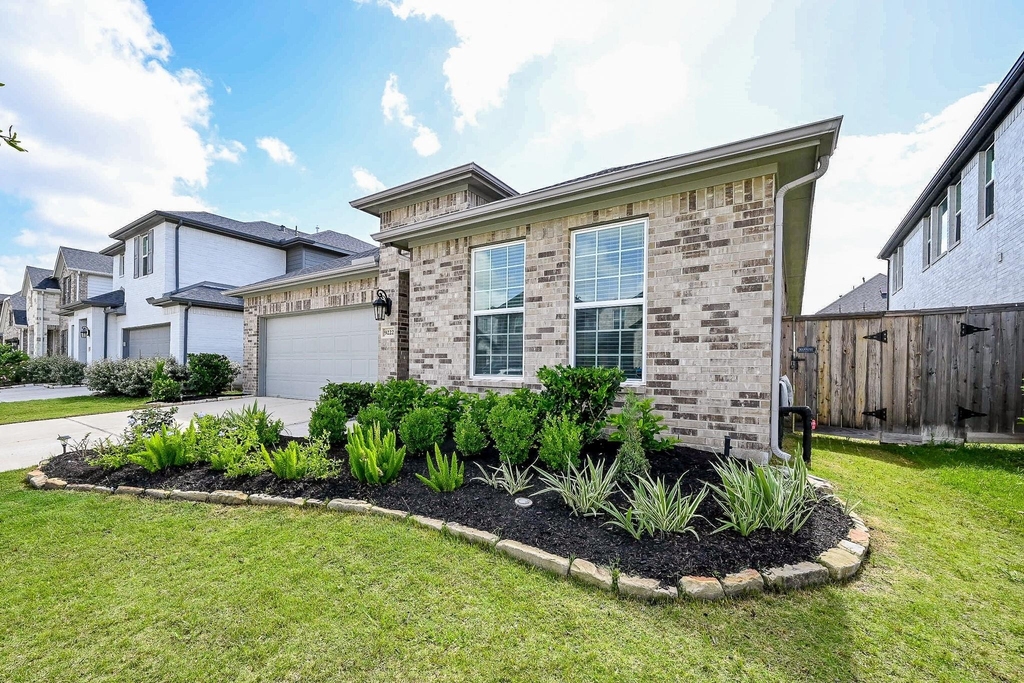 9222 Dearborn Knoll Drive - Photo 1