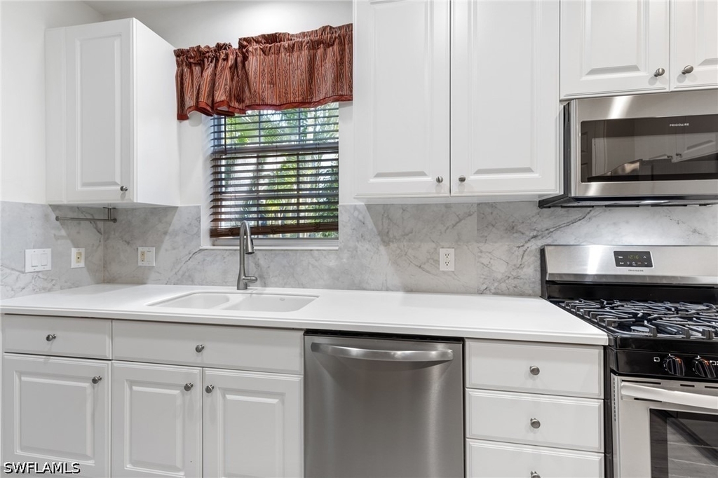 9079 Cascada Way - Photo 18