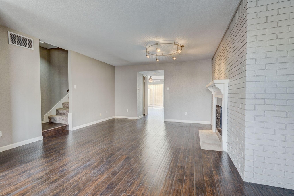 6444 Burgoyne Road - Photo 3