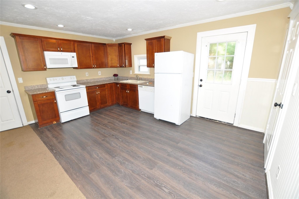 208 Blue Lake Drive - Photo 17