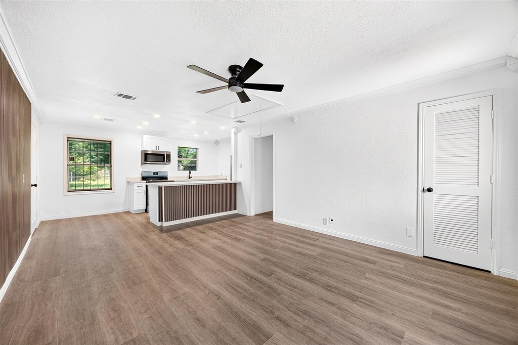 9211 Clearway Drive - Photo 10