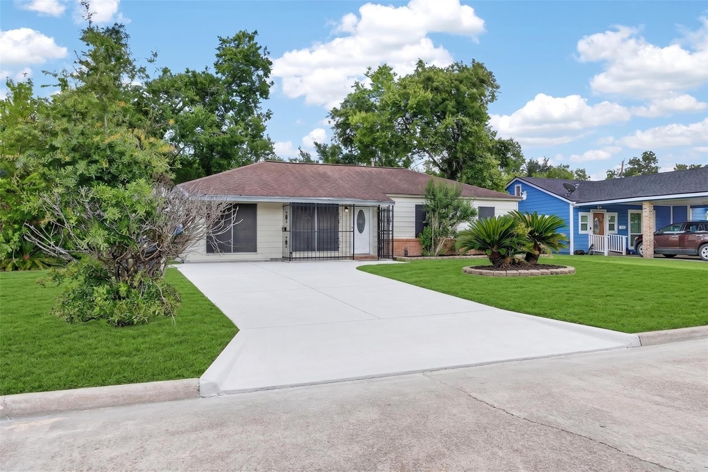 9211 Clearway Drive - Photo 3