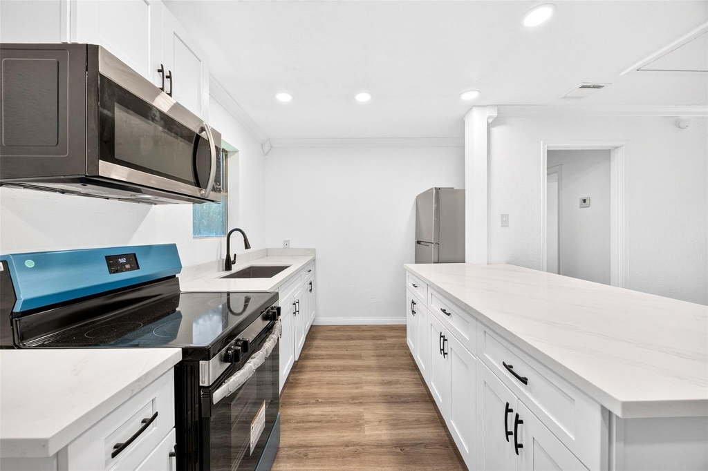 9211 Clearway Drive - Photo 13