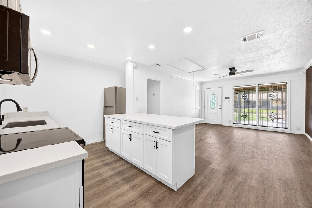 9211 Clearway Drive - Photo 14