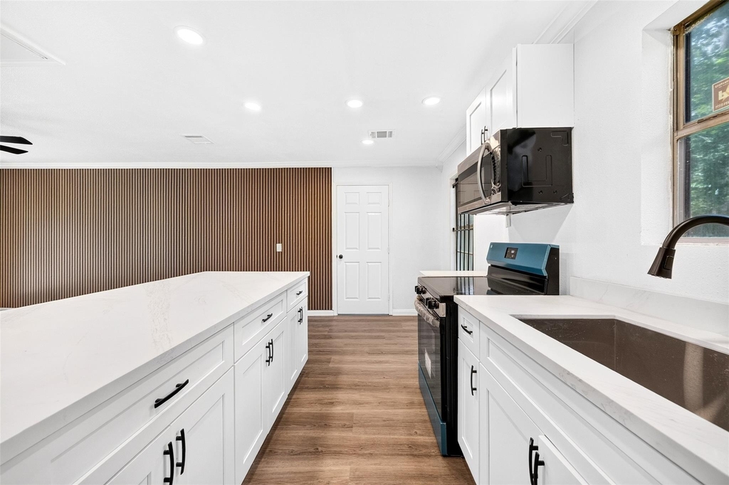 9211 Clearway Drive - Photo 15