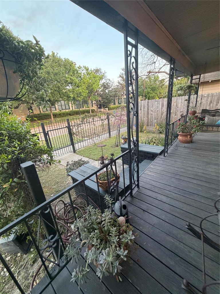 610 Northwood Street - Photo 3