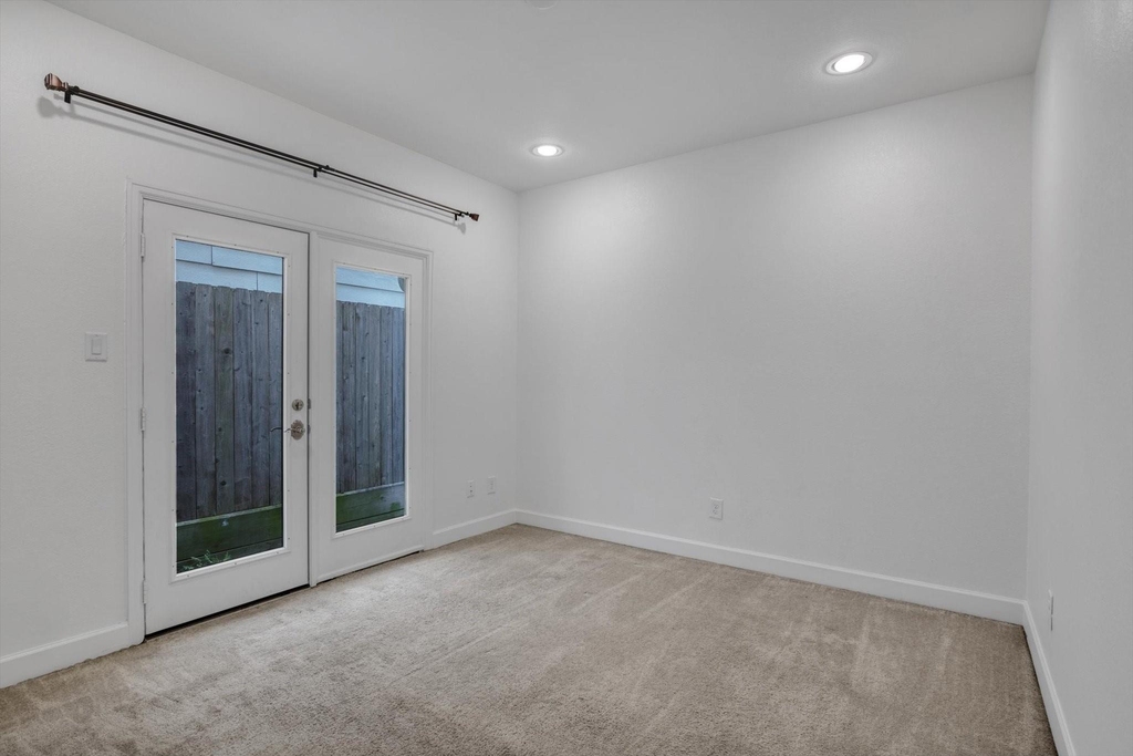 5521 Petty Street - Photo 7