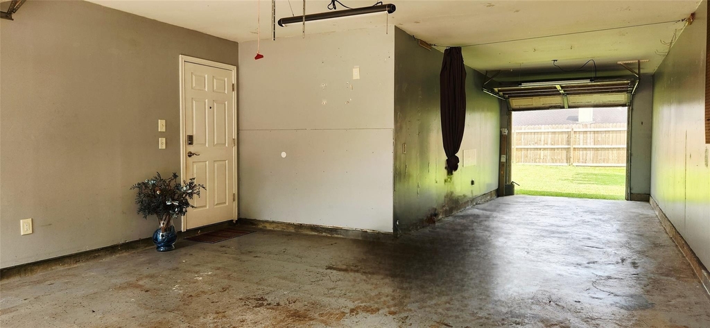 213 Mango Street - Photo 36
