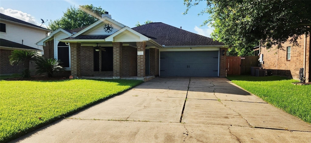 213 Mango Street - Photo 2