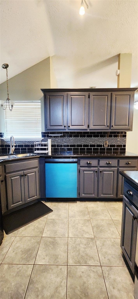213 Mango Street - Photo 32
