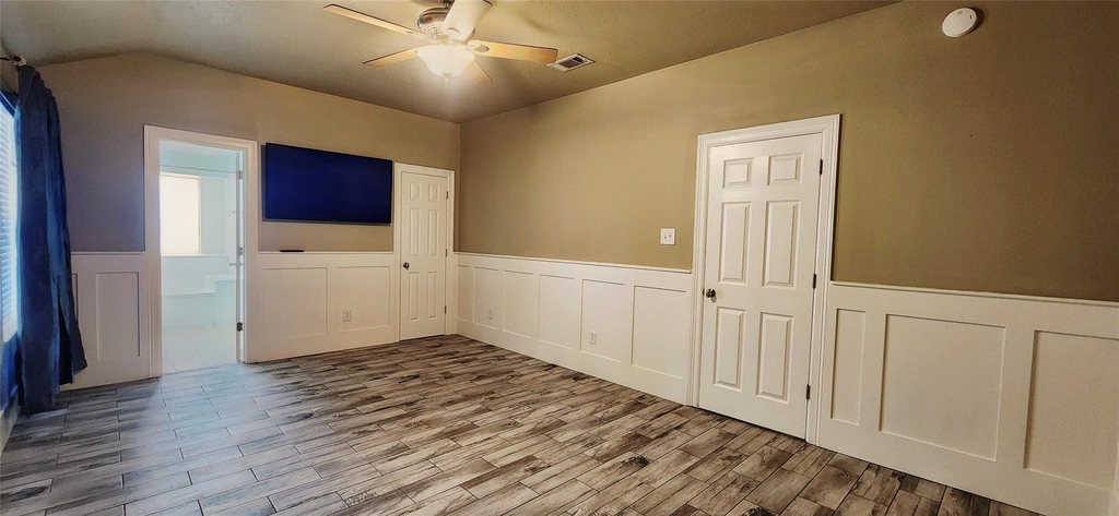 213 Mango Street - Photo 19