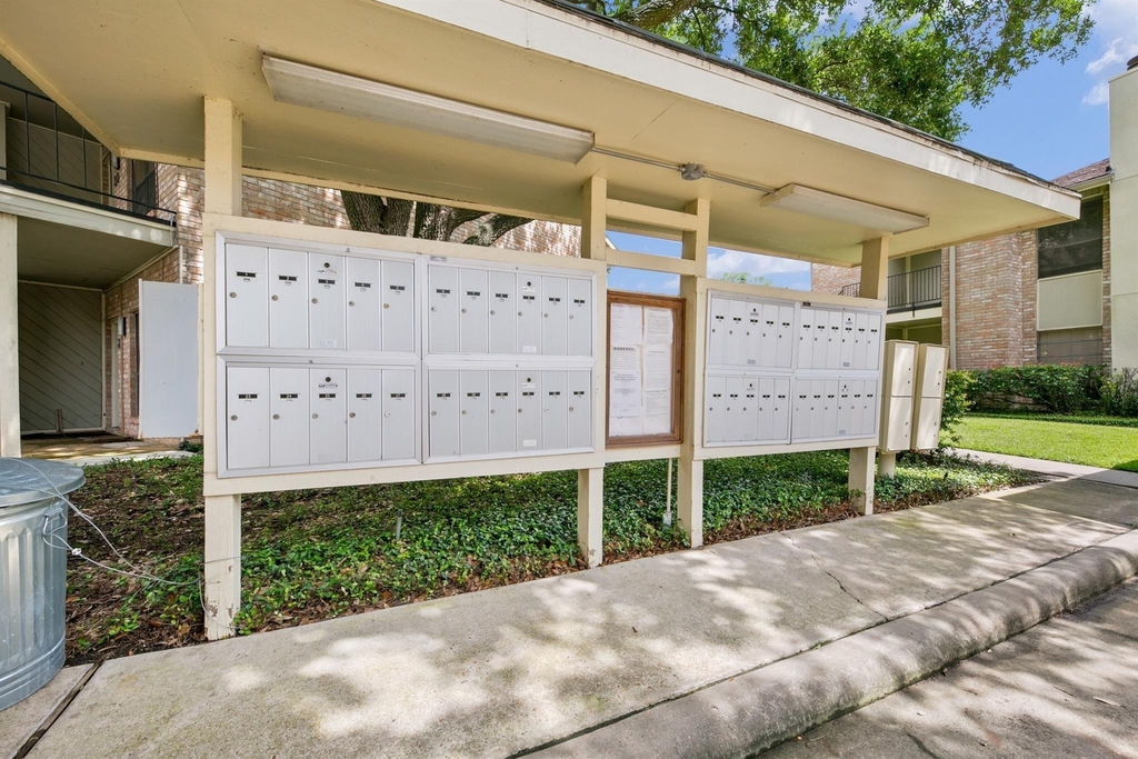 8100 Cambridge Street - Photo 10