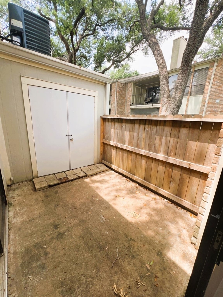8100 Cambridge Street - Photo 30