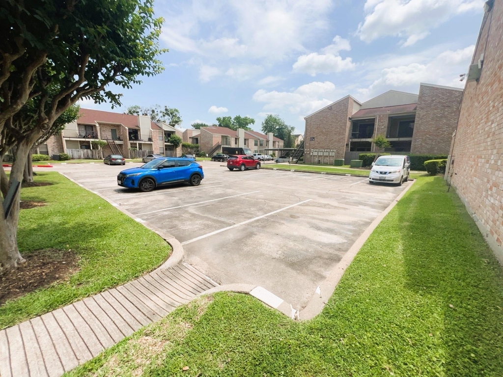 8100 Cambridge Street - Photo 24