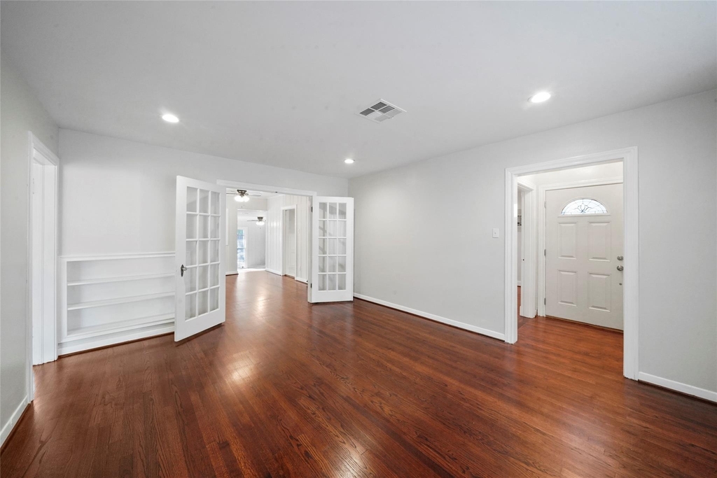 906 Gale Street - Photo 3