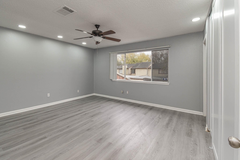 12543 Wellington Park Drive - Photo 17