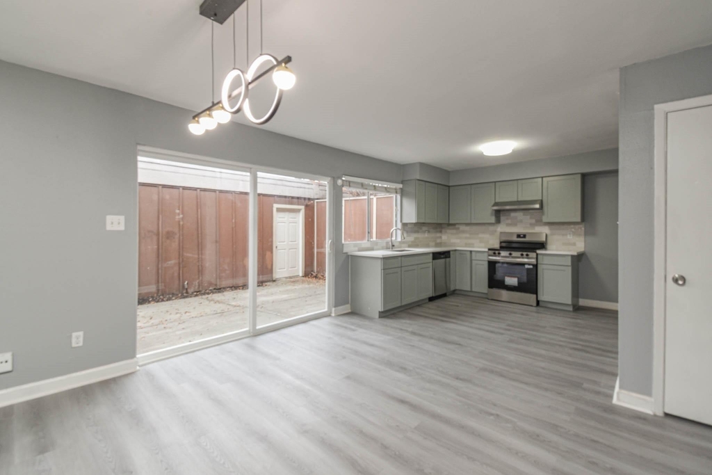12543 Wellington Park Drive - Photo 8