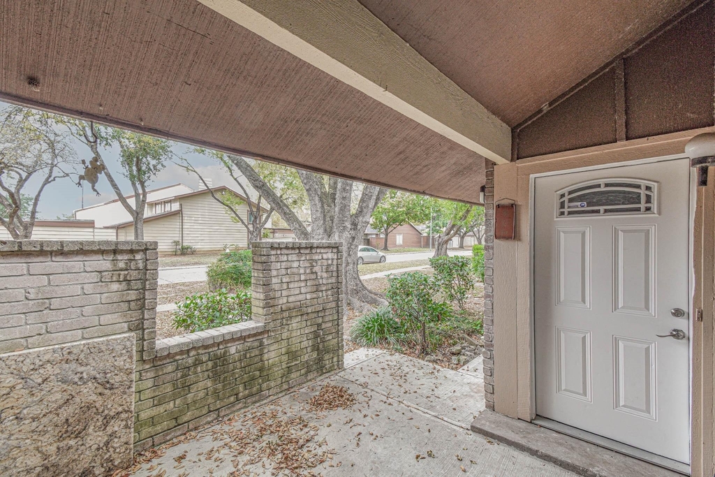12543 Wellington Park Drive - Photo 2