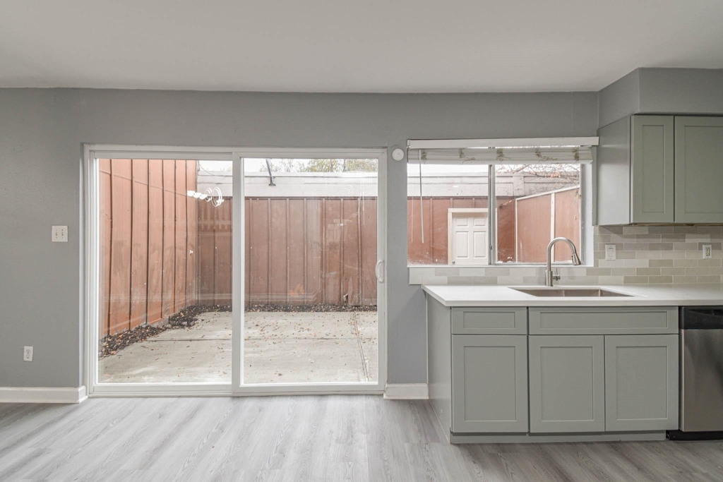 12543 Wellington Park Drive - Photo 7