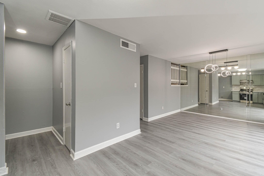 12543 Wellington Park Drive - Photo 4