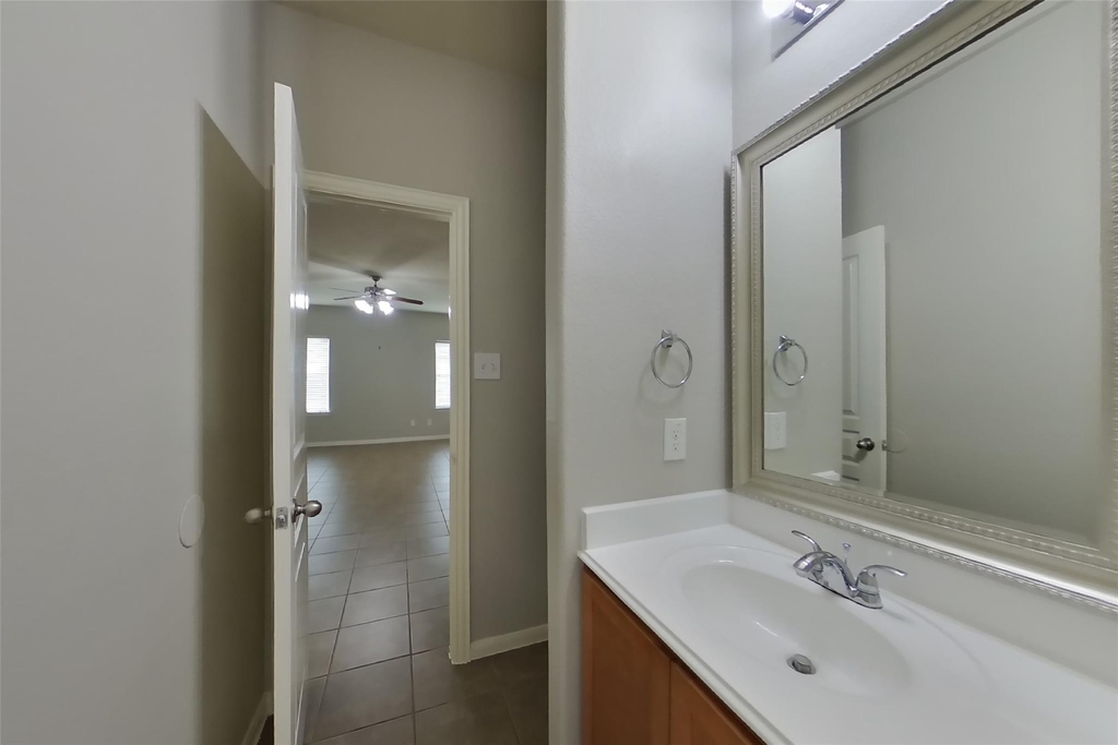 2122 Hackberry Bank Lane - Photo 11