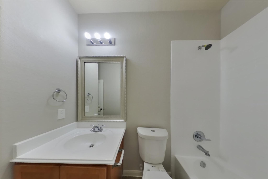2122 Hackberry Bank Lane - Photo 13
