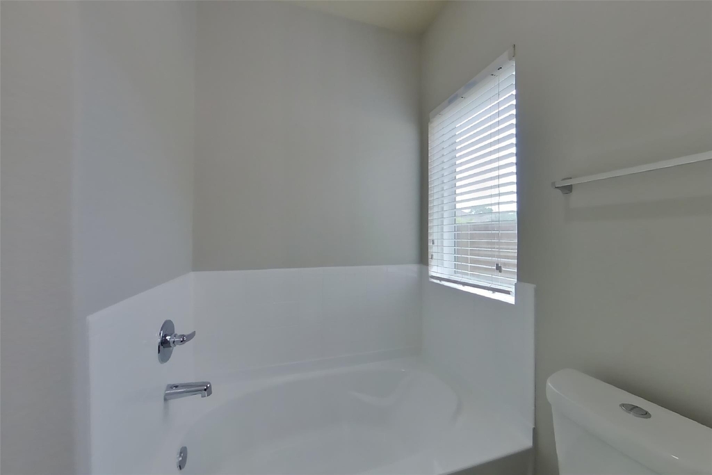 2122 Hackberry Bank Lane - Photo 7