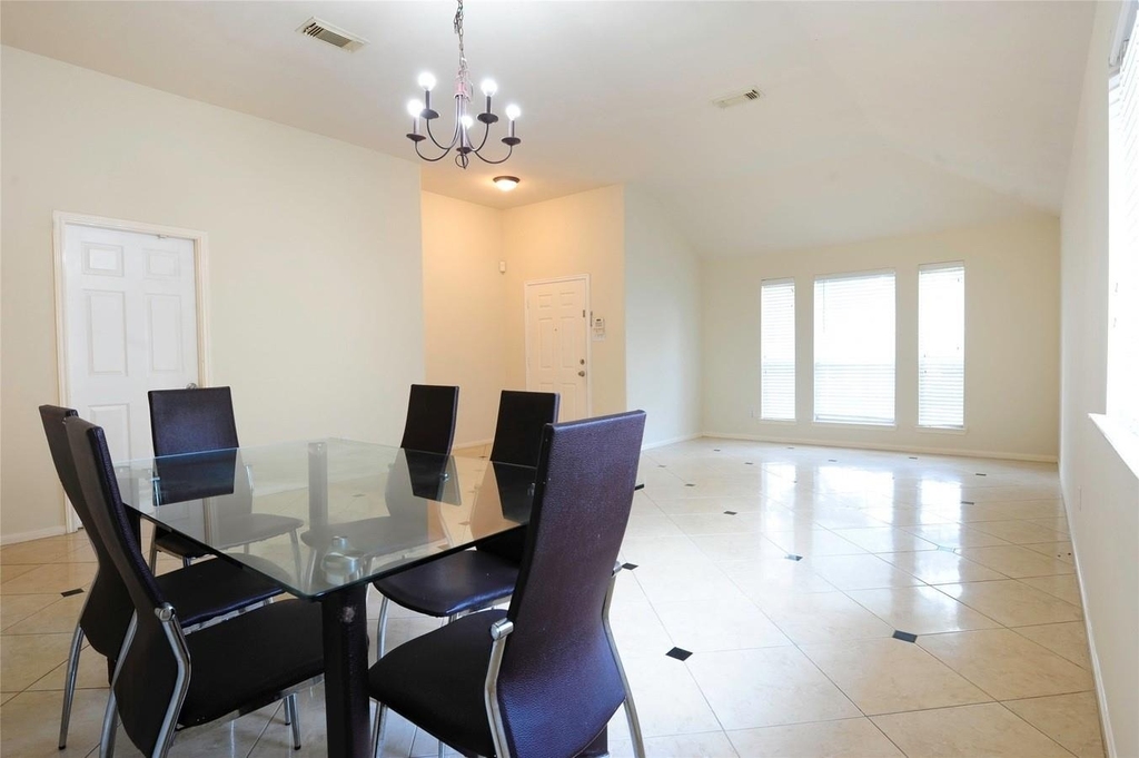 7023 Shaman Lane - Photo 9