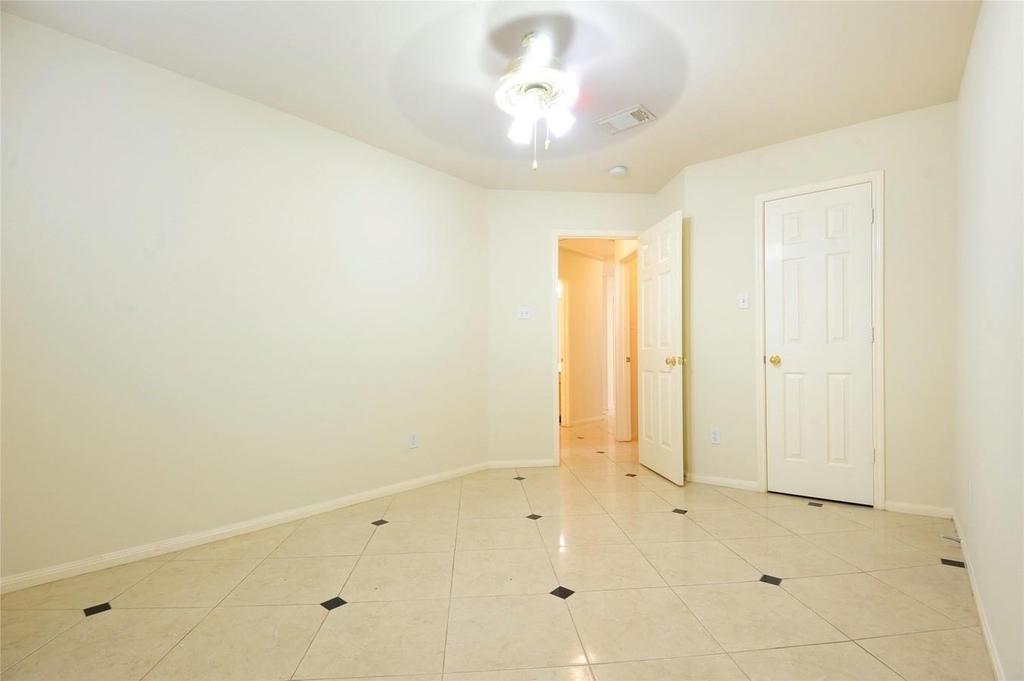 7023 Shaman Lane - Photo 13