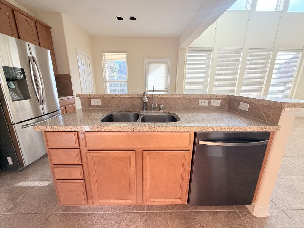 28015 Silverstream Court - Photo 7
